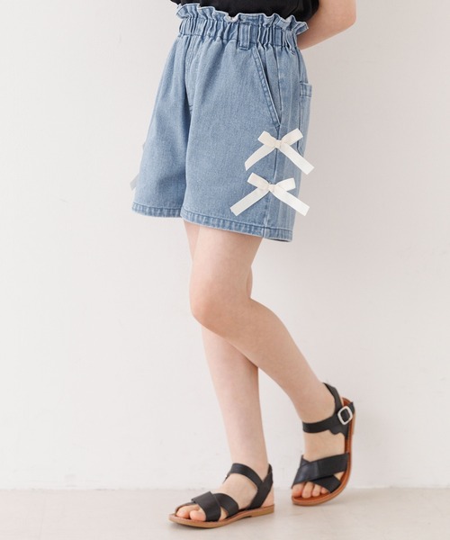 coca（coca）（コカ）の「キッズ　デニムリボンショートパンツ（デニムパンツ・キッズ・ブルー/ブラック・120/130/140/150）」の2枚目の写真