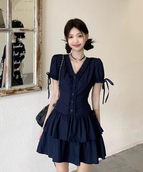 Ritzy(リッツィー)の「フリル V ネック パフスリーブ ティアードミニワンピース(ワンピース・レディース・ネイビー・M)」の5枚目の写真
