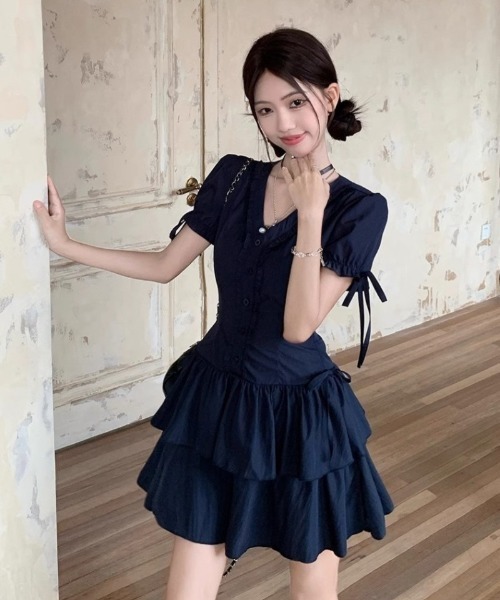 Ritzy(リッツィー)の「フリル V ネック パフスリーブ ティアードミニワンピース(ワンピース・レディース・ネイビー・M)」の6枚目の写真