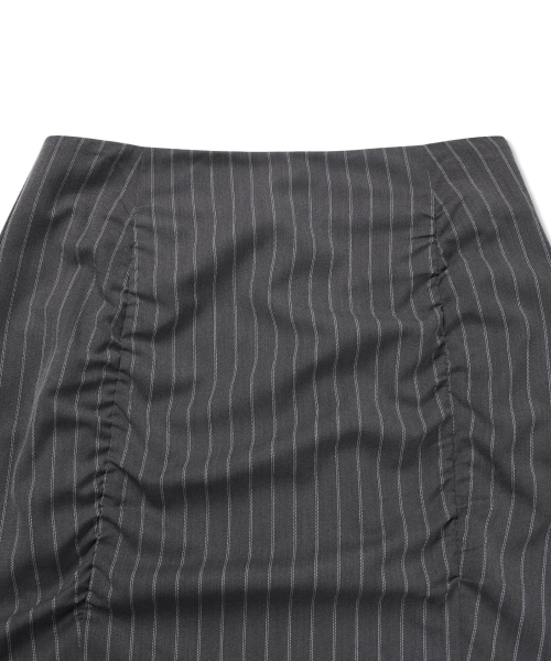 MICHIKO LONDON(ミチコ ロンドン)の「ストライプシャーリングミニスカートチャコール(スカート・レディース・その他・SMALL/MEDIUM/LARGE)」の3枚目の写真