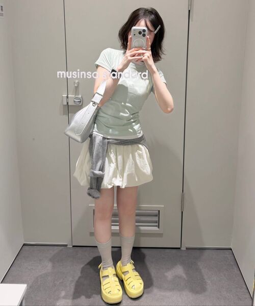 MUSINSA STANDARD WOMAN（ムシンサスタンダードウーマン）の「ウィメンズバルーンバンディングミニスカート[ホワイト]（スカート・レディース・その他・X-SMALL/SMALL/MEDIUM/LARGE）」の9枚目の写真