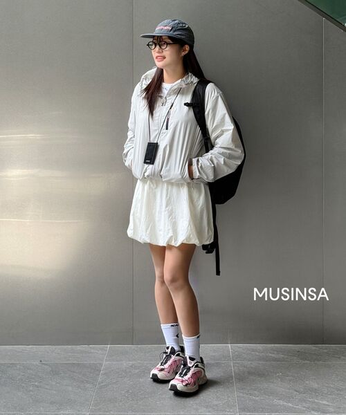 MUSINSA STANDARD WOMAN（ムシンサスタンダードウーマン）の「ウィメンズバルーンバンディングミニスカート[ホワイト]（スカート・レディース・その他・X-SMALL/SMALL/MEDIUM/LARGE）」の13枚目の写真