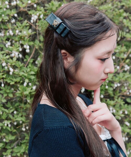 OLIVE des OLIVE(オリーブデオリーブ)の「Aimerianejoie ロゴリボンピン(ヘアピン・レディース・ブラック・FREE)」の4枚目の写真
