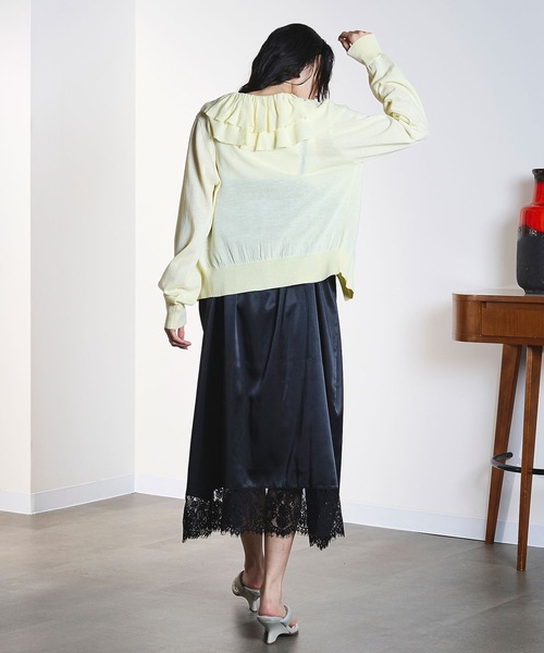 ROSE BUD(ローズバッド)の「FRILL COLLAR CARDIGAN(カーディガン/ボレロ・レディース・ブラック/イエロー・ONE SIZE)」の8枚目の写真