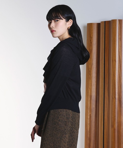 ROSE BUD(ローズバッド)の「FRILL COLLAR CARDIGAN(カーディガン/ボレロ・レディース・ブラック/イエロー・ONE SIZE)」の15枚目の写真