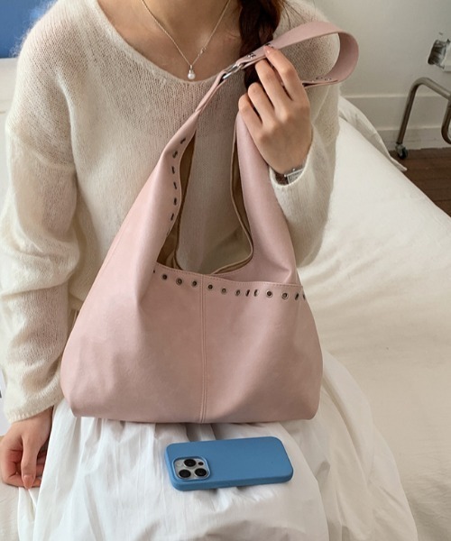 mebole(メボレ)の「ハトメワンハンドルショルダーバッグ(ショルダーバッグ・レディース・ブラック/ブルー/イエロー/ピンク/ブラウン/ホワイト・FREE)」の21枚目の写真