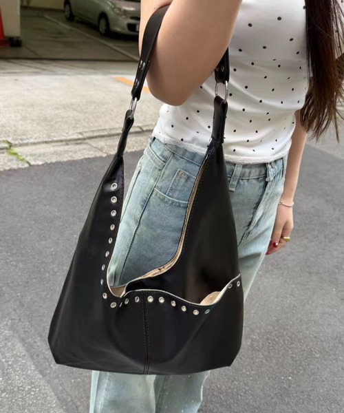 mebole(メボレ)の「ハトメワンハンドルショルダーバッグ(ショルダーバッグ・レディース・ブラック/ブルー/イエロー/ピンク/ブラウン/ホワイト・FREE)」の10枚目の写真