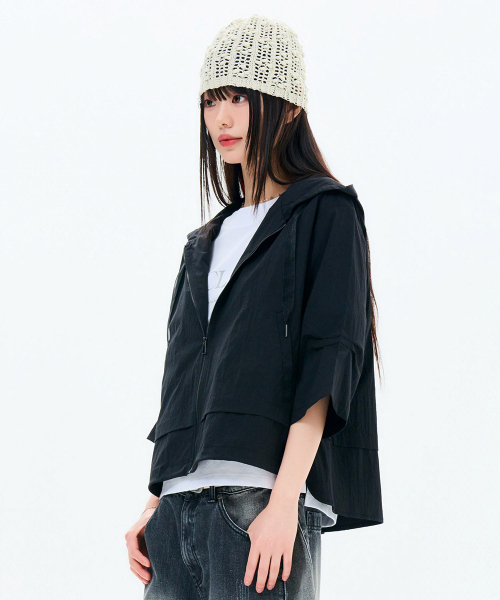 CHASECULT(チェイスカルト)の「レディース 7部袖フードジャケット-FBRG4172C03(ナイロンジャケット・レディース・ブラック・FRE)」の2枚目の写真