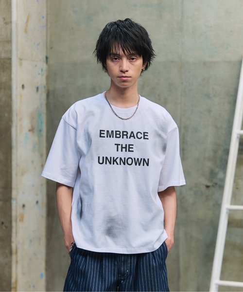 ILL'S(イルズ)の「VINTAGE LIKE SPRAYED LOGO T-SHIRT / ヴィンテージ風スプレーロゴTシャツ メンズ レディース ユニセックス(Tシャツ/カットソー・メンズ・ホワイト/スカイブルー/チャコールグレー・M/L)」の5枚目の写真