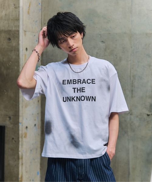 ILL'S(イルズ)の「VINTAGE LIKE SPRAYED LOGO T-SHIRT / ヴィンテージ風スプレーロゴTシャツ メンズ レディース ユニセックス(Tシャツ/カットソー・メンズ・ホワイト/スカイブルー/チャコールグレー・M/L)」の4枚目の写真