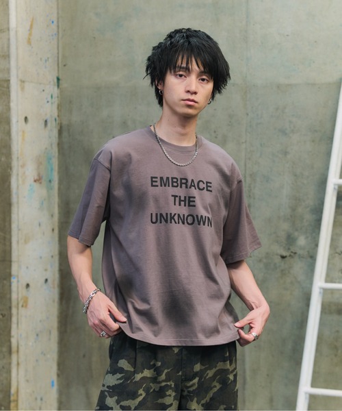 ILL'S(イルズ)の「VINTAGE LIKE SPRAYED LOGO T-SHIRT / ヴィンテージ風スプレーロゴTシャツ メンズ レディース ユニセックス(Tシャツ/カットソー・メンズ・ホワイト/スカイブルー/チャコールグレー・M/L)」の14枚目の写真