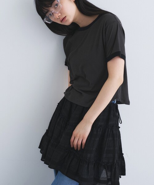 CODE A(コードエー)の「sheer ringer tee(Tシャツ/カットソー・レディース・ライトイエロー系/チャコールグレー/ブラック系2・00)」の1枚目の写真