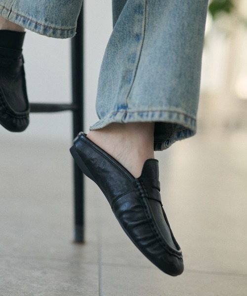 LAULEN(ローレン)の「square toe gathered loafers /スクエアトゥギャザーローファー(ローファー・レディース・ブラック・23cm/24cm/25cm)」の5枚目の写真