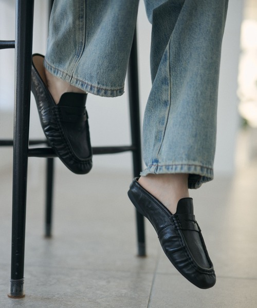 LAULEN(ローレン)の「square toe gathered loafers /スクエアトゥギャザーローファー(ローファー・レディース・ブラック・23cm/24cm/25cm)」の6枚目の写真