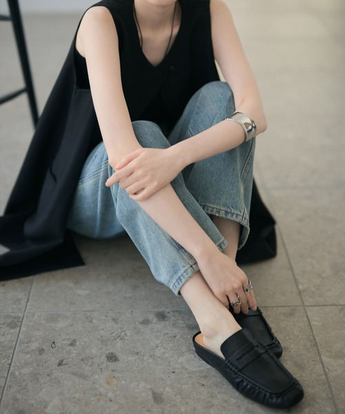 LAULEN(ローレン)の「square toe gathered loafers /スクエアトゥギャザーローファー(ローファー・レディース・ブラック・23cm/24cm/25cm)」の7枚目の写真