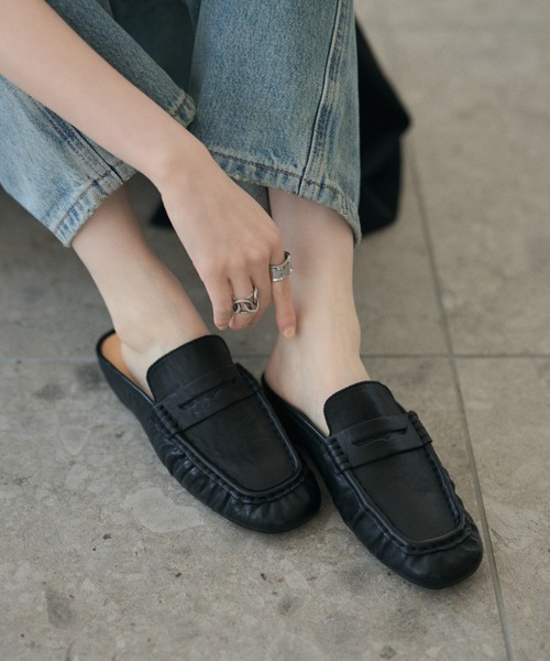 LAULEN(ローレン)の「square toe gathered loafers /スクエアトゥギャザーローファー(ローファー・レディース・ブラック・23cm/24cm/25cm)」の11枚目の写真