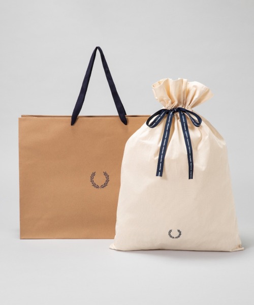 FRED PERRY(フレッドペリー)の「ZOZO限定ギフトセット/フレッドペリーベルト&ハンカチセット(ベルト・メンズ・ブラック・32)」の2枚目の写真