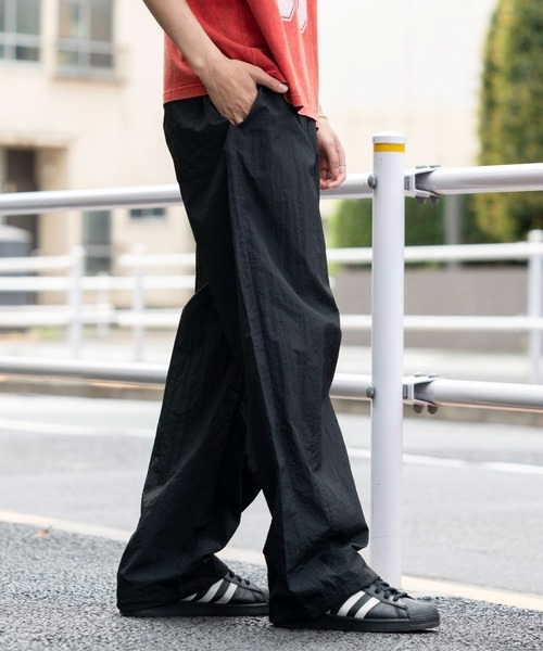 WEGO(ウィゴー)の「WEGO/【26春夏新作】ナイロンイージーパンツ(その他パンツ・メンズ・チャコールグレー/ブラック/グリーン/ピンク・MEDIUM/LARGE)」の5枚目の写真