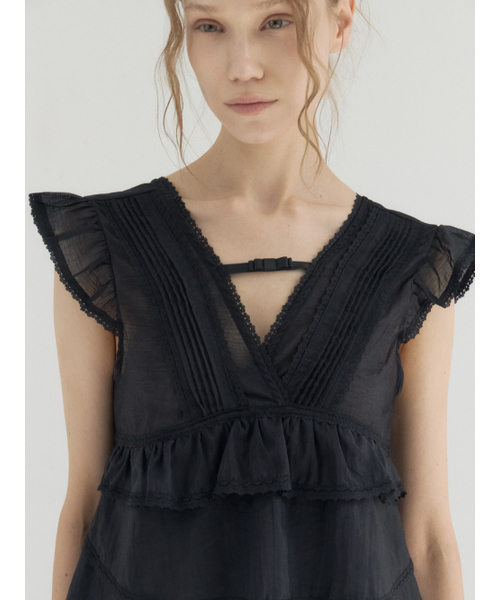 Sorry,Too Much Love(ソーリートゥーマッチラブ)の「Pintuck Lace Tiered Blouse_Black(シャツ/ブラウス・レディース・その他・FREE)」の3枚目の写真