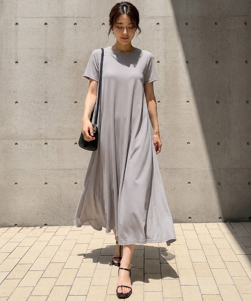 Lajour(ラジュール)の「【日本製】大人の抜け感フレアワンピース/接触冷感/UVカット/体型カバー(ワンピース・レディース・ベージュ/グレー/グレイッシュベージュ/ブラック・フリー)」の7枚目の写真