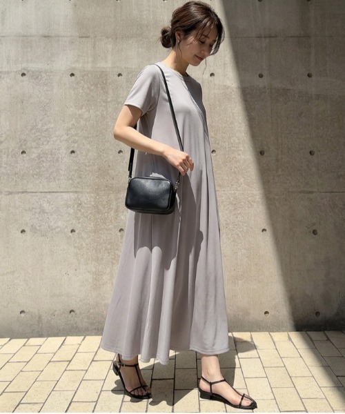Lajour(ラジュール)の「【日本製】大人の抜け感フレアワンピース/接触冷感/UVカット/体型カバー(ワンピース・レディース・ベージュ/グレー/グレイッシュベージュ/ブラック・フリー)」の6枚目の写真