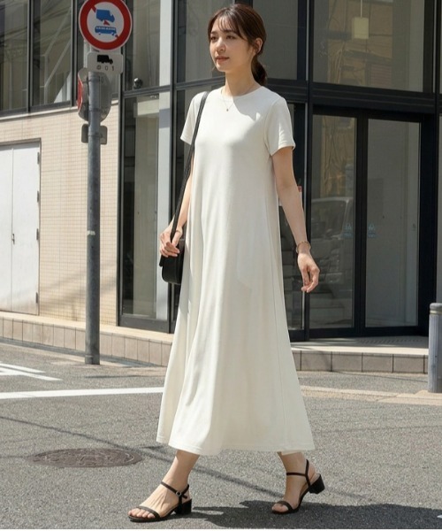 Lajour(ラジュール)の「【日本製】大人の抜け感フレアワンピース/接触冷感/UVカット/体型カバー(ワンピース・レディース・ベージュ/グレー/グレイッシュベージュ/ブラック・フリー)」の12枚目の写真