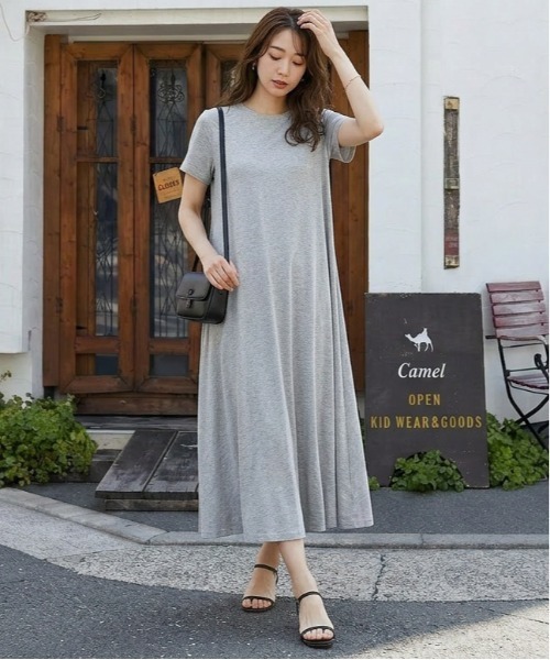 Lajour(ラジュール)の「【日本製】大人の抜け感フレアワンピース/接触冷感/UVカット/体型カバー(ワンピース・レディース・ベージュ/グレー/グレイッシュベージュ/ブラック・フリー)」の15枚目の写真