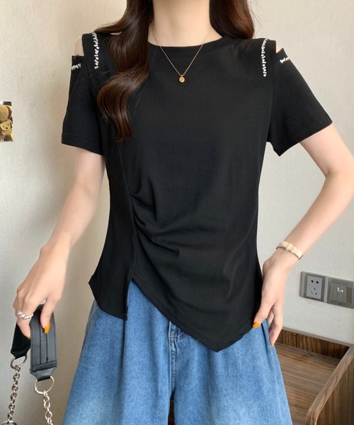AMAJI(アマジ)の「アシンメトリー オフショルダー 半袖Tシャツ(Tシャツ/カットソー・レディース・ホワイト/ブラック/グレー・MEDIUM/LARGE/X-LARGE)」の2枚目の写真