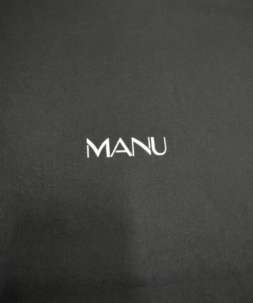 manu(マニュ)の「S-09E Big Identity Topo(Tシャツ/カットソー・メンズ・ブラック/ホワイト・X-LARGE/LARGE/MEDIUM/SMALL)」の9枚目の写真
