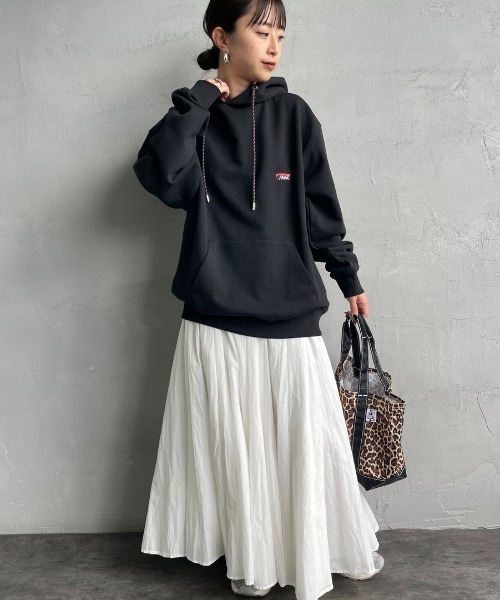 NANGA（ナンガ）の「【WEB先行予約】[NANGA/ナンガ] 別注 フードロゴ刺繍スウェットパーカー（パーカー・レディース・グレー/ブラック・M/S/L）」の10枚目の写真