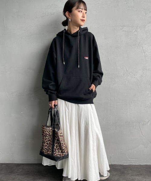 NANGA（ナンガ）の「【WEB先行予約】[NANGA/ナンガ] 別注 フードロゴ刺繍スウェットパーカー（パーカー・レディース・グレー/ブラック・M/S/L）」の20枚目の写真