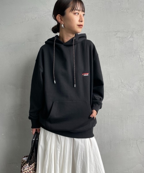 NANGA（ナンガ）の「【WEB先行予約】[NANGA/ナンガ] 別注 フードロゴ刺繍スウェットパーカー（パーカー・レディース・グレー/ブラック・M/S/L）」の17枚目の写真