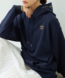 【UMBRO/アンブロ】限定 ライン使い刺しゅうパーカー