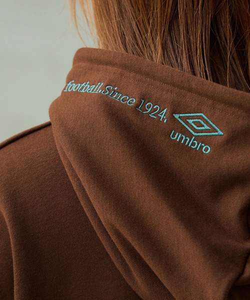 UMBRO(アンブロ)の「【UMBRO/アンブロ】限定 ライン使い刺しゅうパーカー(パーカー・レディース・ブラウン/ネイビー/杢グレー・L/M/LL)」の9枚目の写真