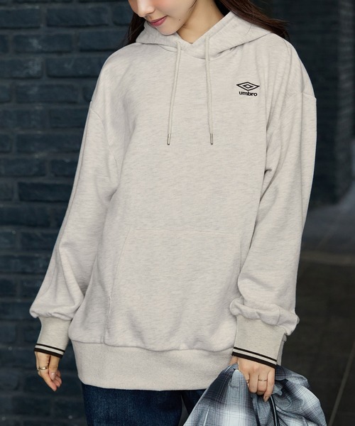 UMBRO(アンブロ)の「【UMBRO/アンブロ】限定 ライン使い刺しゅうパーカー(パーカー・レディース・ブラウン/ネイビー/杢グレー・L/M/LL)」の17枚目の写真