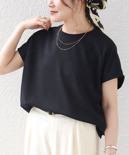 SHIPS(シップス)の「〈接触冷感/UVカット/吸水速乾〉ジョーゼット サイド タック フォルム スリーブ プルオーバー(Tシャツ/カットソー・レディース・オフホワイト/ネイビー/ライトオリーブ・ONE SIZE)」の20枚目の写真