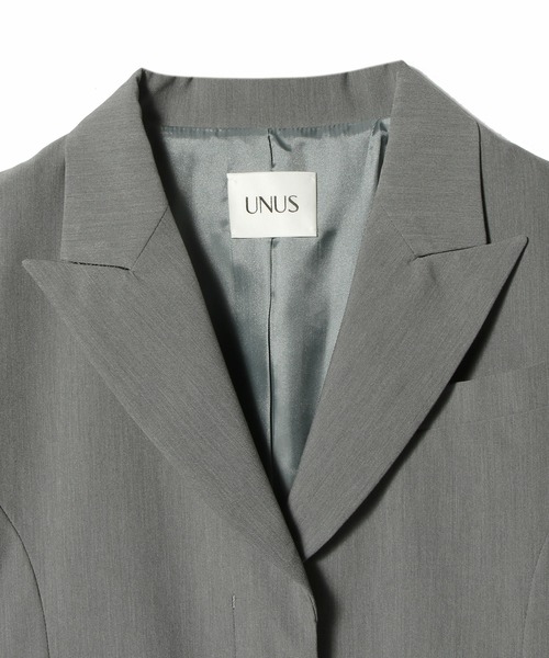 UNUS(ユナス)の「UNUS / Cropped Tailored Jacket(テーラードジャケット・レディース・ブラック/グレー・38/36)」の3枚目の写真