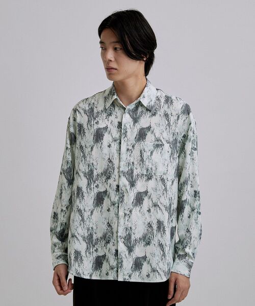 tk.TAKEO KIKUCHI（ティーケータケオキクチ）の「アブストペイント柄シャツ（シャツ/ブラウス・メンズ・ネイビー/ライトグレー/ブラック・02/03/04）」の3枚目の写真