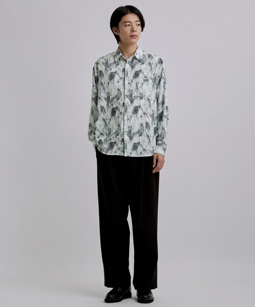 tk.TAKEO KIKUCHI（ティーケータケオキクチ）の「アブストペイント柄シャツ（シャツ/ブラウス・メンズ・ネイビー/ライトグレー/ブラック・02/03/04）」の9枚目の写真