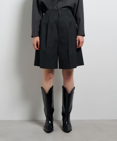 LANVIN en Bleu(ランバンオンブルー)の「ウールツイルショートパンツ(その他パンツ・レディース・ブラック/チャコールグレー・36/38)」の5枚目の写真
