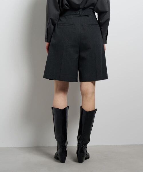 LANVIN en Bleu(ランバンオンブルー)の「ウールツイルショートパンツ(その他パンツ・レディース・ブラック/チャコールグレー・36/38)」の7枚目の写真