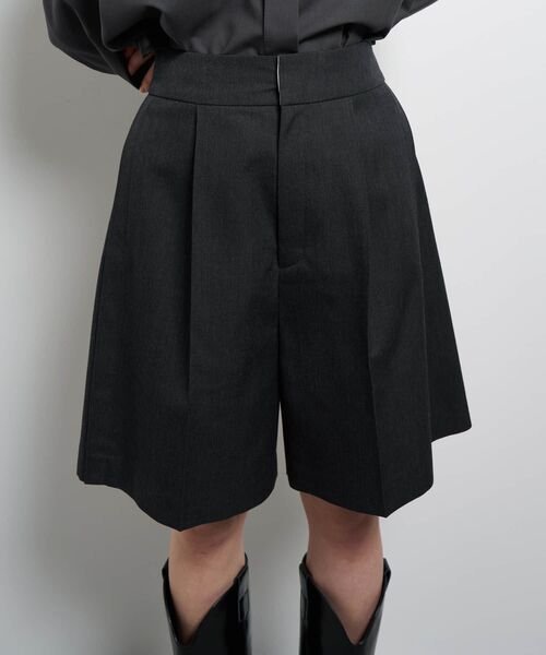 LANVIN en Bleu(ランバンオンブルー)の「ウールツイルショートパンツ(その他パンツ・レディース・ブラック/チャコールグレー・36/38)」の8枚目の写真