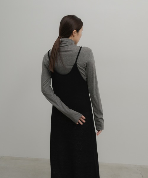 select MOCA(セレクトモカ)の「シアーニットキャミワンピース(ワンピース・レディース・ブラック/グレイッシュベージュ・MEDIUM/LARGE)」の17枚目の写真