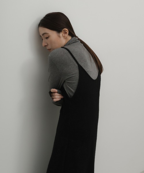 select MOCA(セレクトモカ)の「シアーニットキャミワンピース(ワンピース・レディース・ブラック/グレイッシュベージュ・MEDIUM/LARGE)」の21枚目の写真