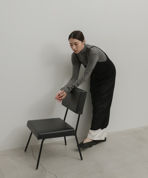 select MOCA(セレクトモカ)の「シアーニットキャミワンピース(ワンピース・レディース・ブラック/グレイッシュベージュ・MEDIUM/LARGE)」の22枚目の写真