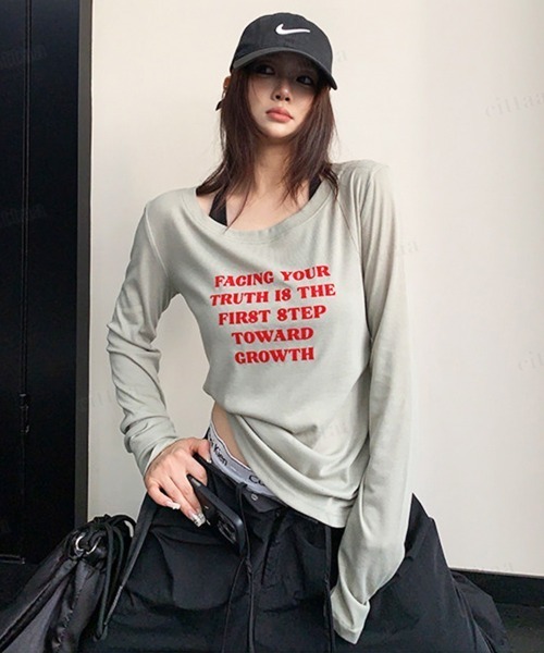 Dalfwin(ダールフィン)の「FACING赤ロゴ長袖クルーネックTシャツ(Tシャツ/カットソー・レディース・ホワイト/ブラック/ダークグレー/グレー系その他・FREE)」の4枚目の写真