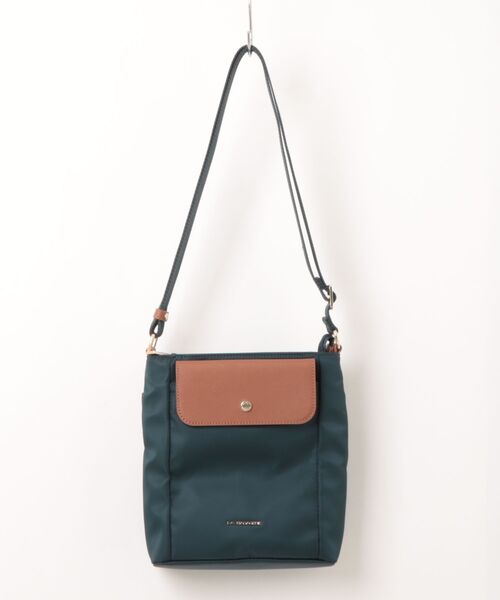 LA BAGAGERIE（ラバガジェリー）の「レザーフラップポシェット（ショルダーバッグ・レディース・ブラック/ベージュ/ネイビー・FREE）」の3枚目の写真