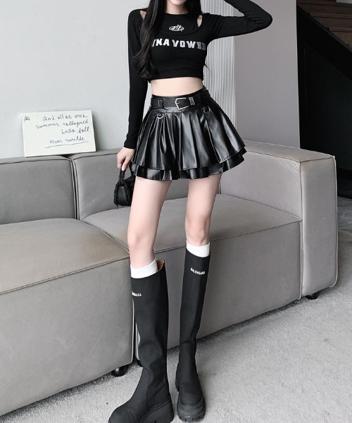 &soiree(アンドソワレ)の「ダブルフリルフェイクレザーミニスカート(スカート・レディース・シルバー/ブラック・X-LARGE/LARGE/MEDIUM/SMALL)」の1枚目の写真