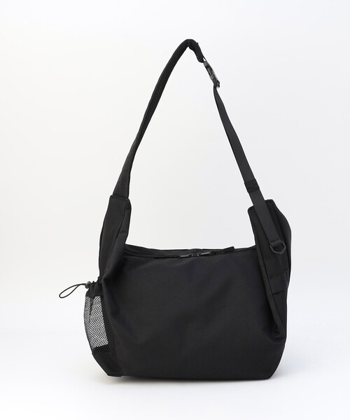 COMME CA ISM(コムサイズム)の「ポリエステルオックス ダブルポケット スリングバッグ(ショルダーバッグ・メンズ・ブラック・FREE)」の5枚目の写真