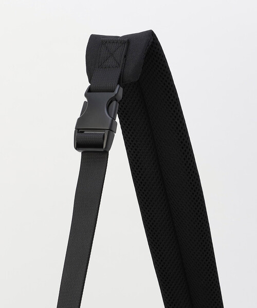 COMME CA ISM(コムサイズム)の「ポリエステルオックス ダブルポケット スリングバッグ(ショルダーバッグ・メンズ・ブラック・FREE)」の7枚目の写真